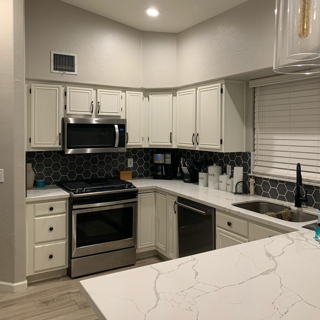 5 Signs It’s Time for Expert Cabinet Resurfacing Services in Tucson, AZ